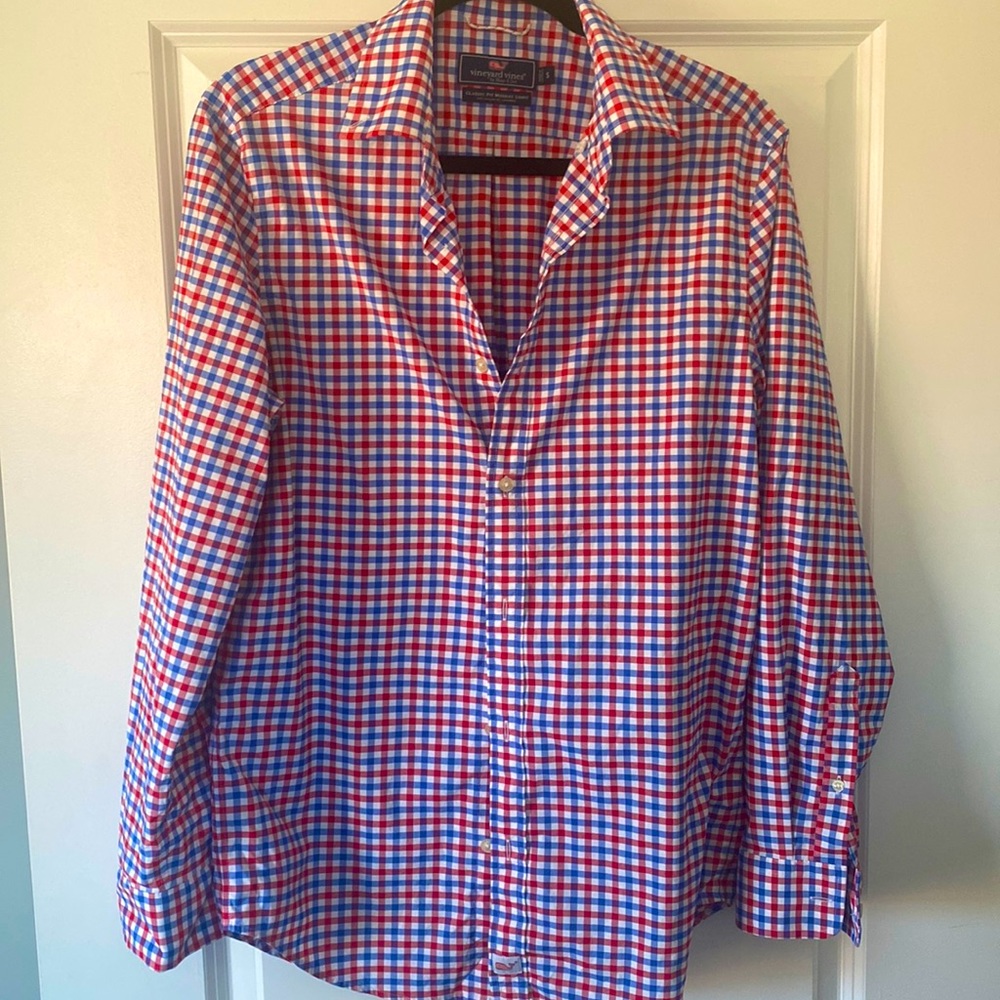 Vineyard Vine, Small, Classic fit Murray shirt in red and blue plaid.